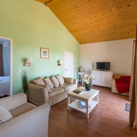 Les Du T4 Privilege By Interhome * 波讷地区帕朗提